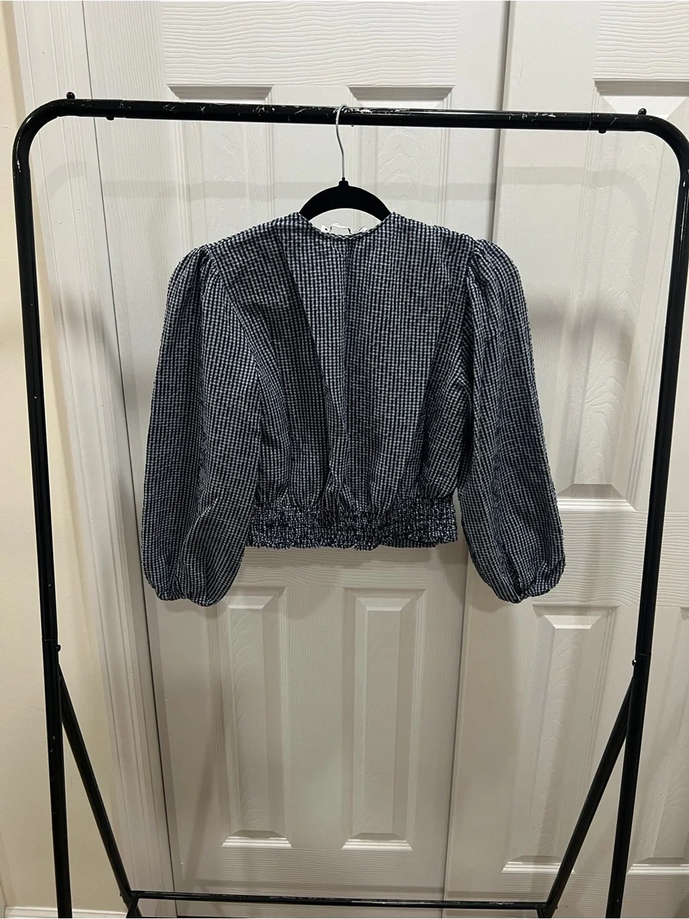 Zara Black & White Gingham Cropped V-Neck Puff Sleeve Top